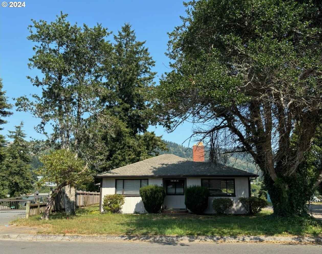 331 Spruce Dr  