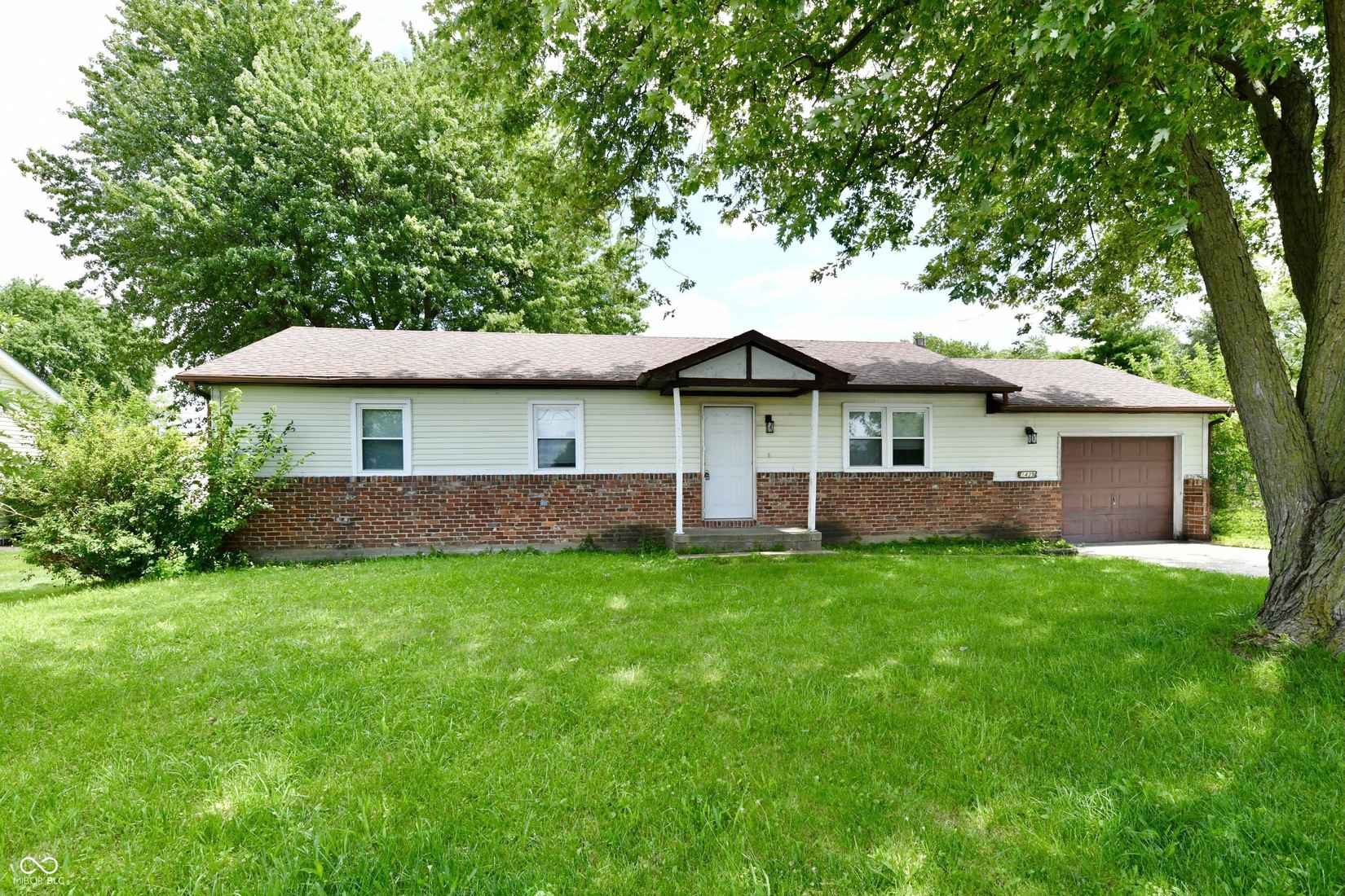 1439 S Girls School Rd  