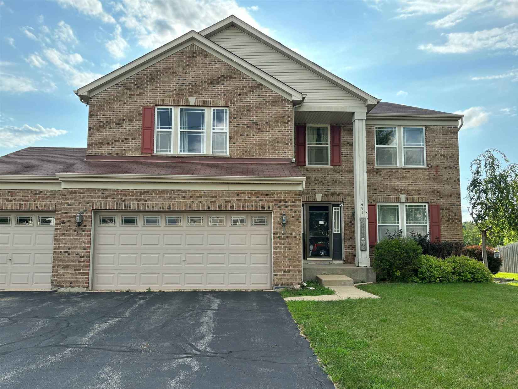 1451 Pondview  
