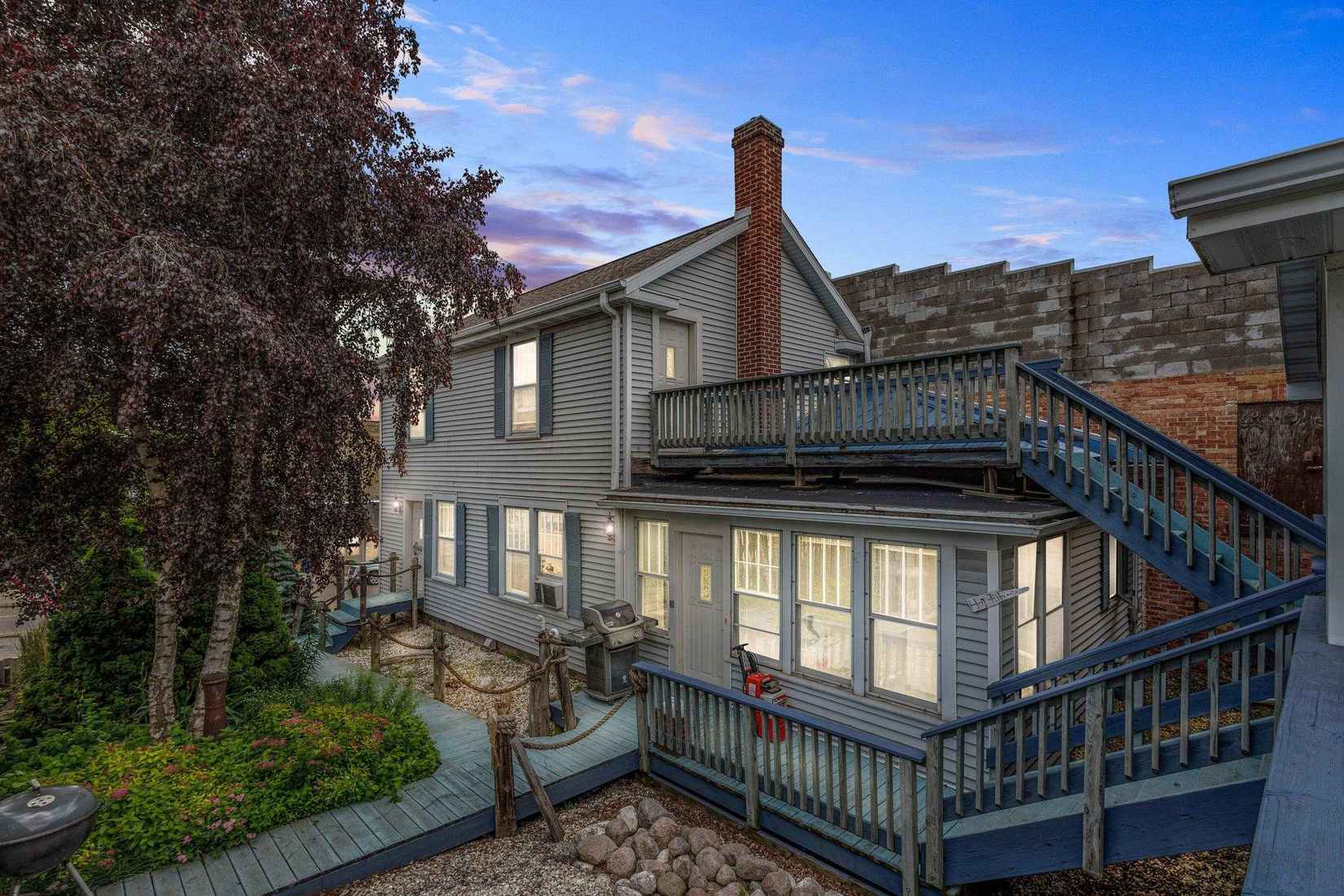 318 ELLIS St  