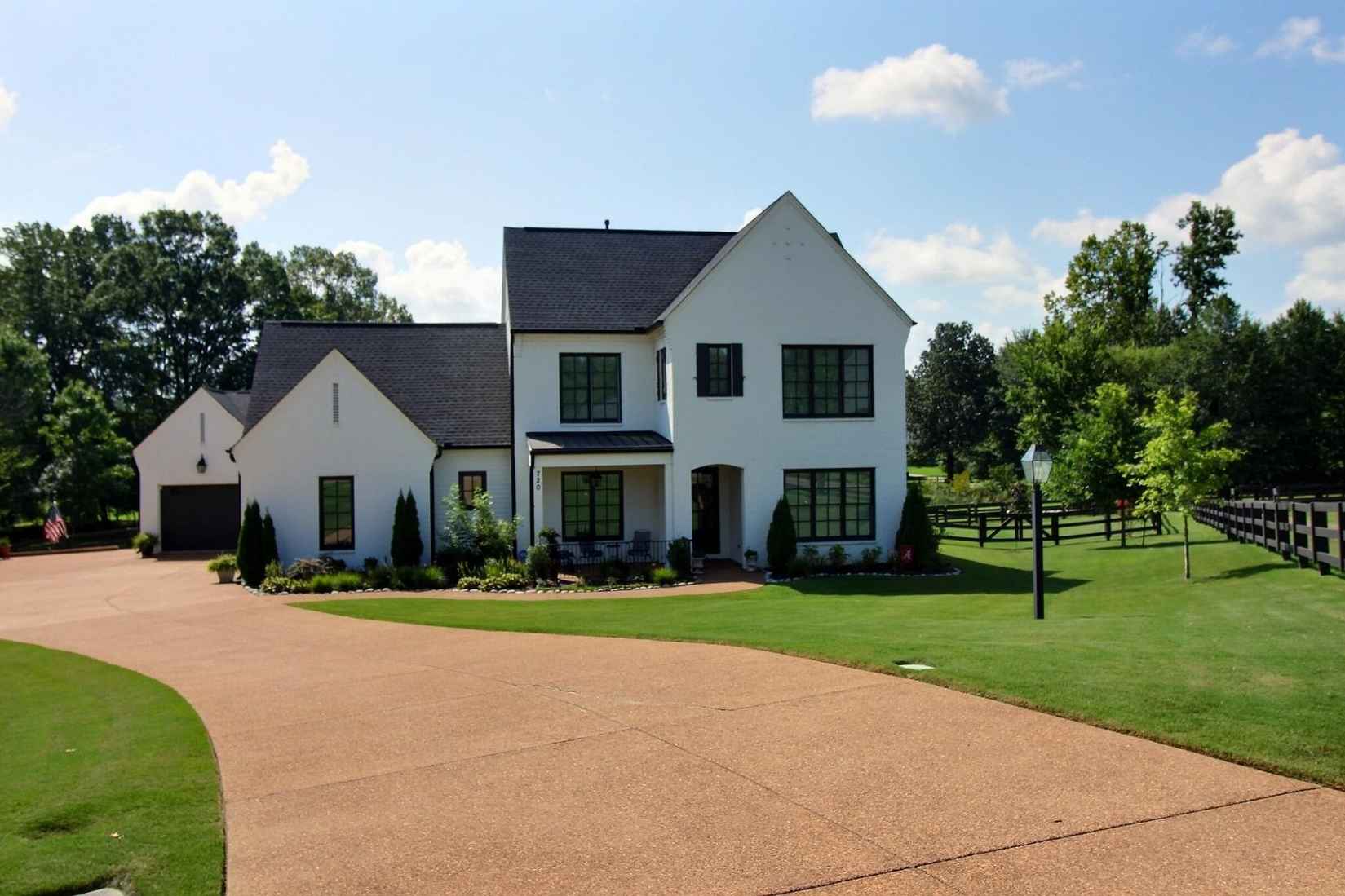 720 MAGNOLIA  