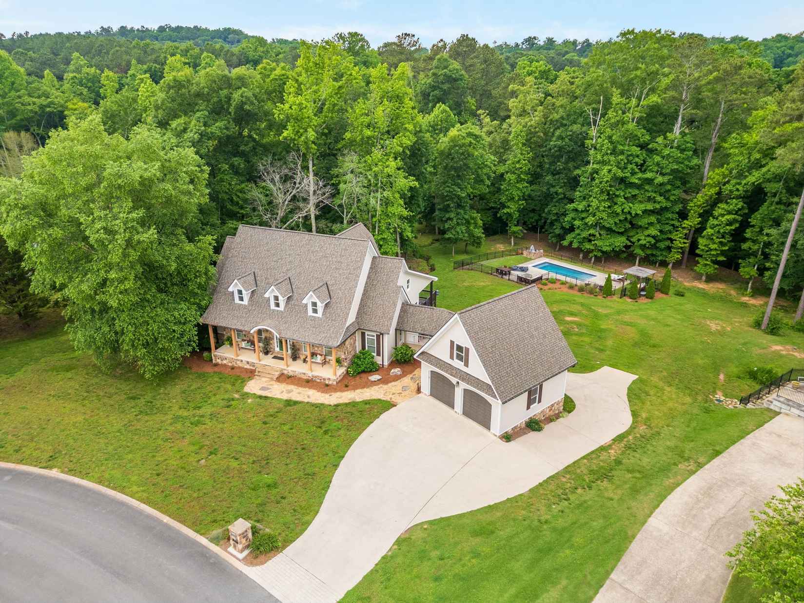 353 Bridgewater Dr  