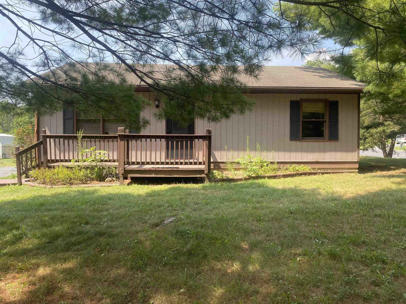 114 BROOKHOLLOW RD  