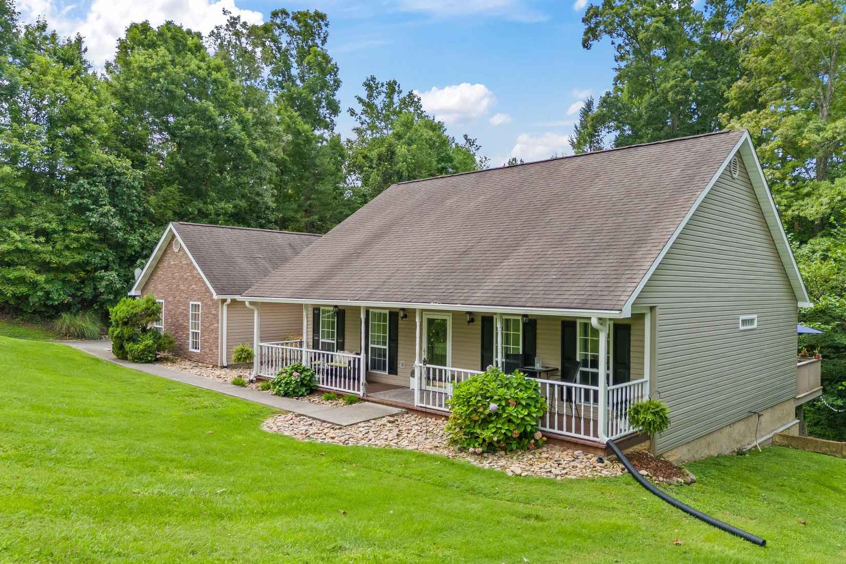 2210 Battle Ground Dr  