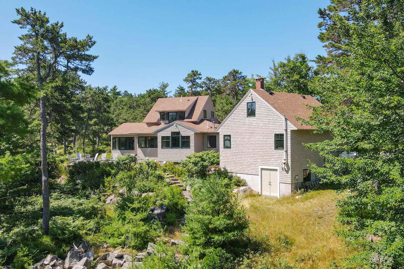 18 Pine Ledge Ln  