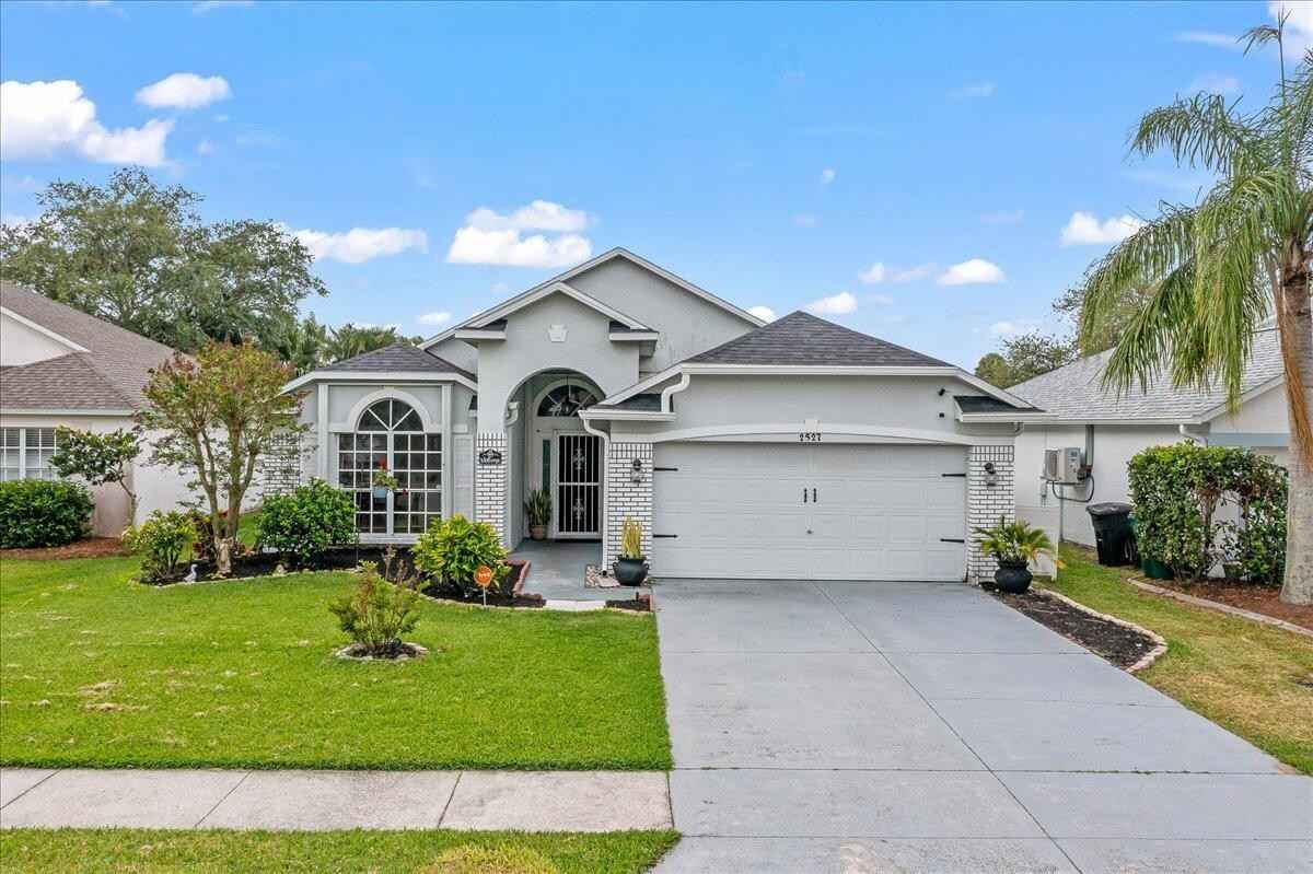 2527 Ventura Cir  