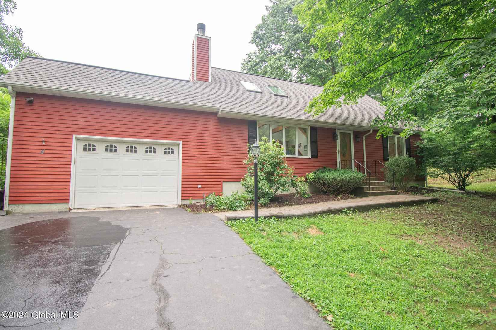4 Hall St  