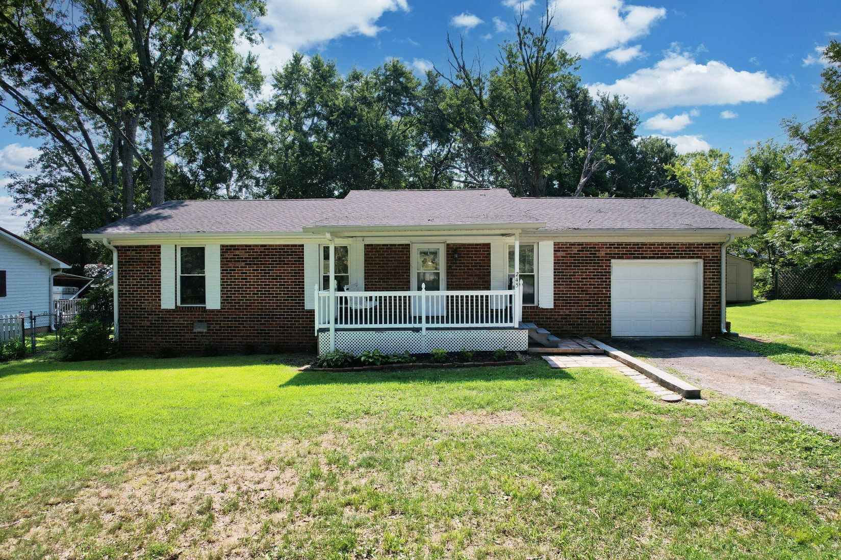 245 SE Blue Grass Cir  