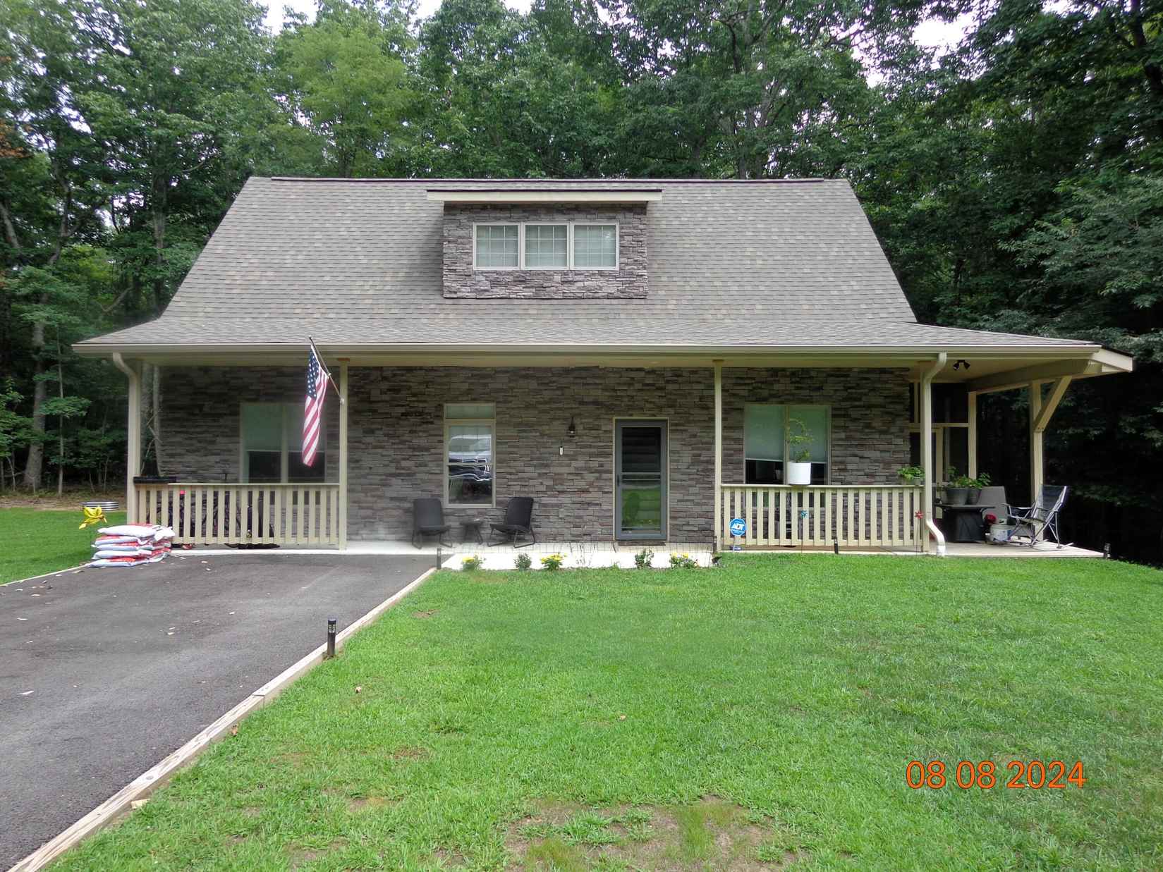 1579 Timberwood  