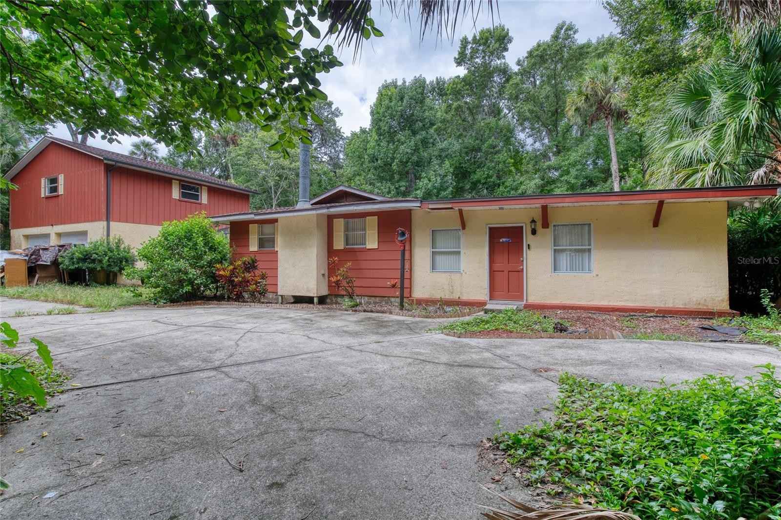 860 Arroyo Pkwy  