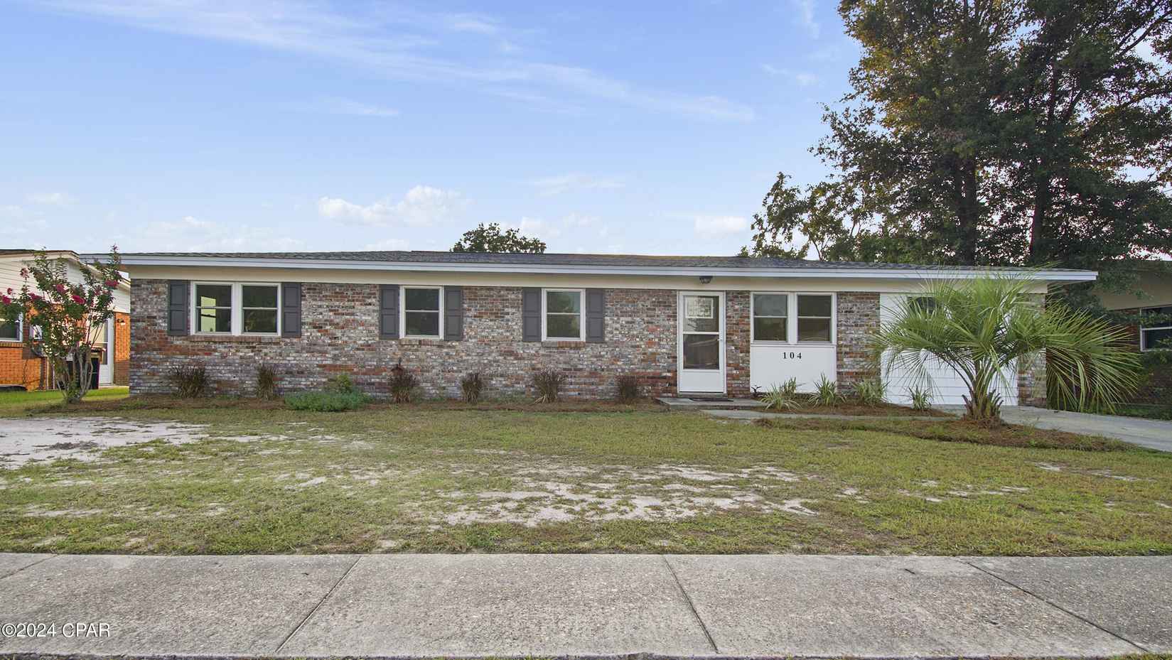 104 S Kimbrel Ave  