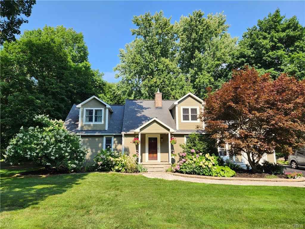 3687 Woodland Dr  