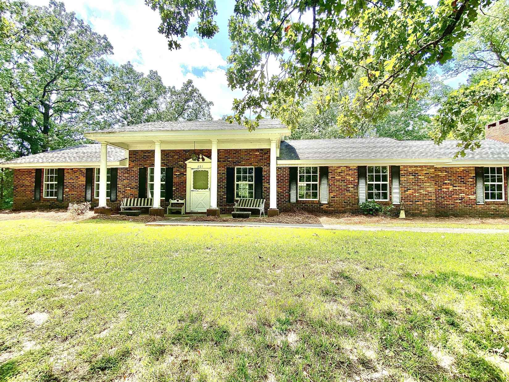 821 Co Rd 811  