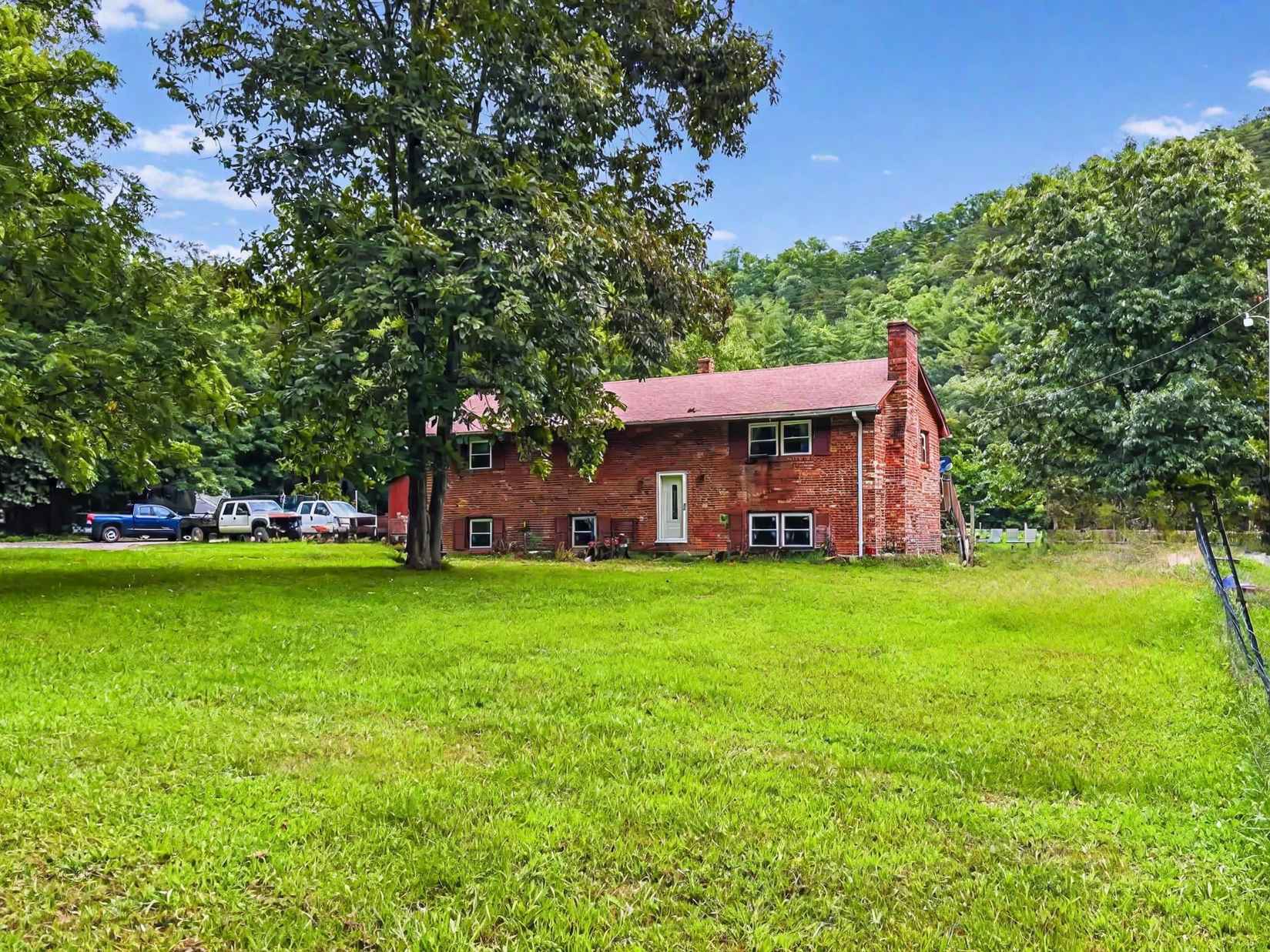 5011 Johnson Crk RD  