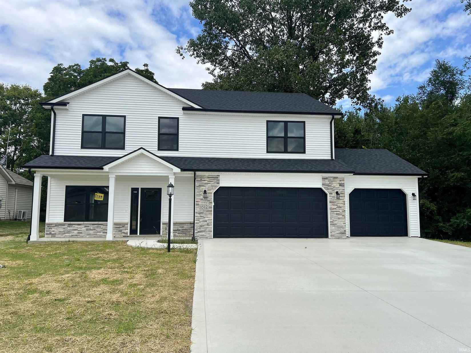 1512 Barrington Dr  