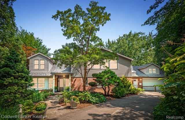 21200 W 13 Mile Rd  