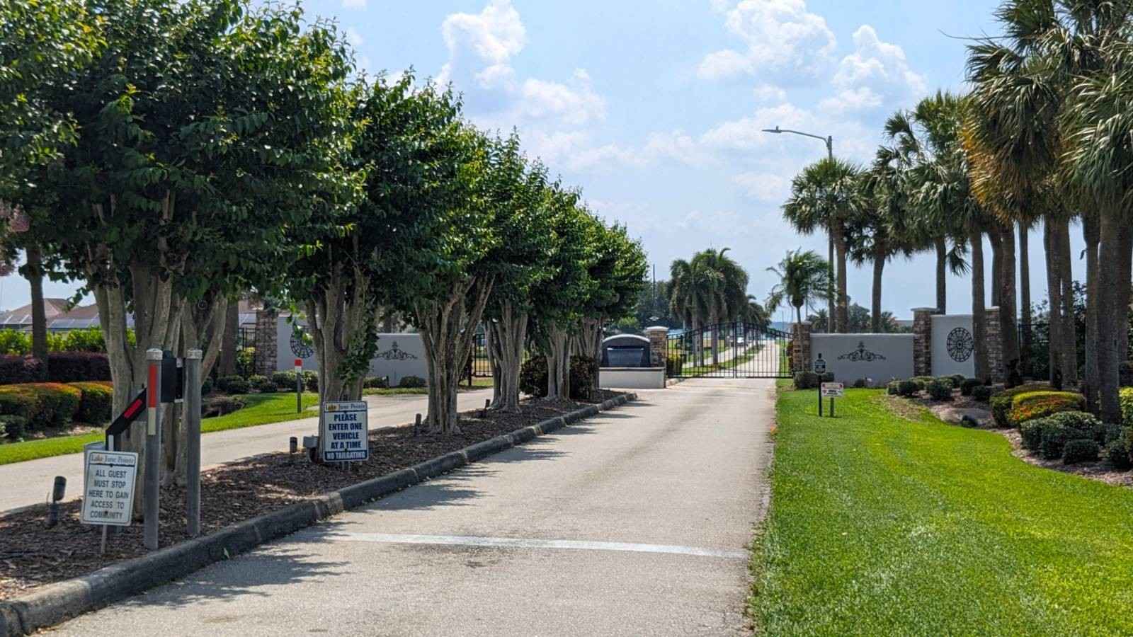 747 Sunset Pointe Dr  