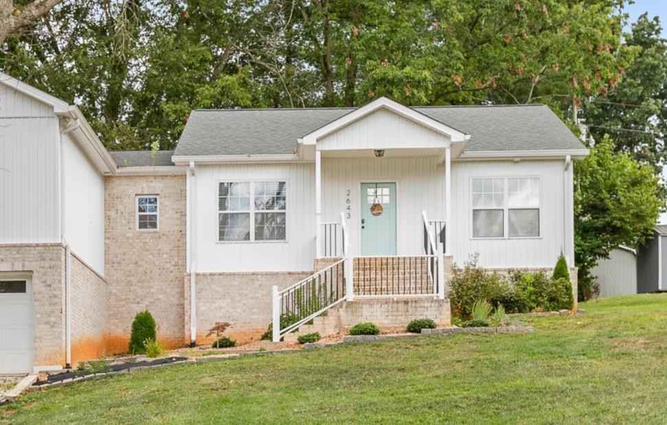 2643 Cloverdale Dr  