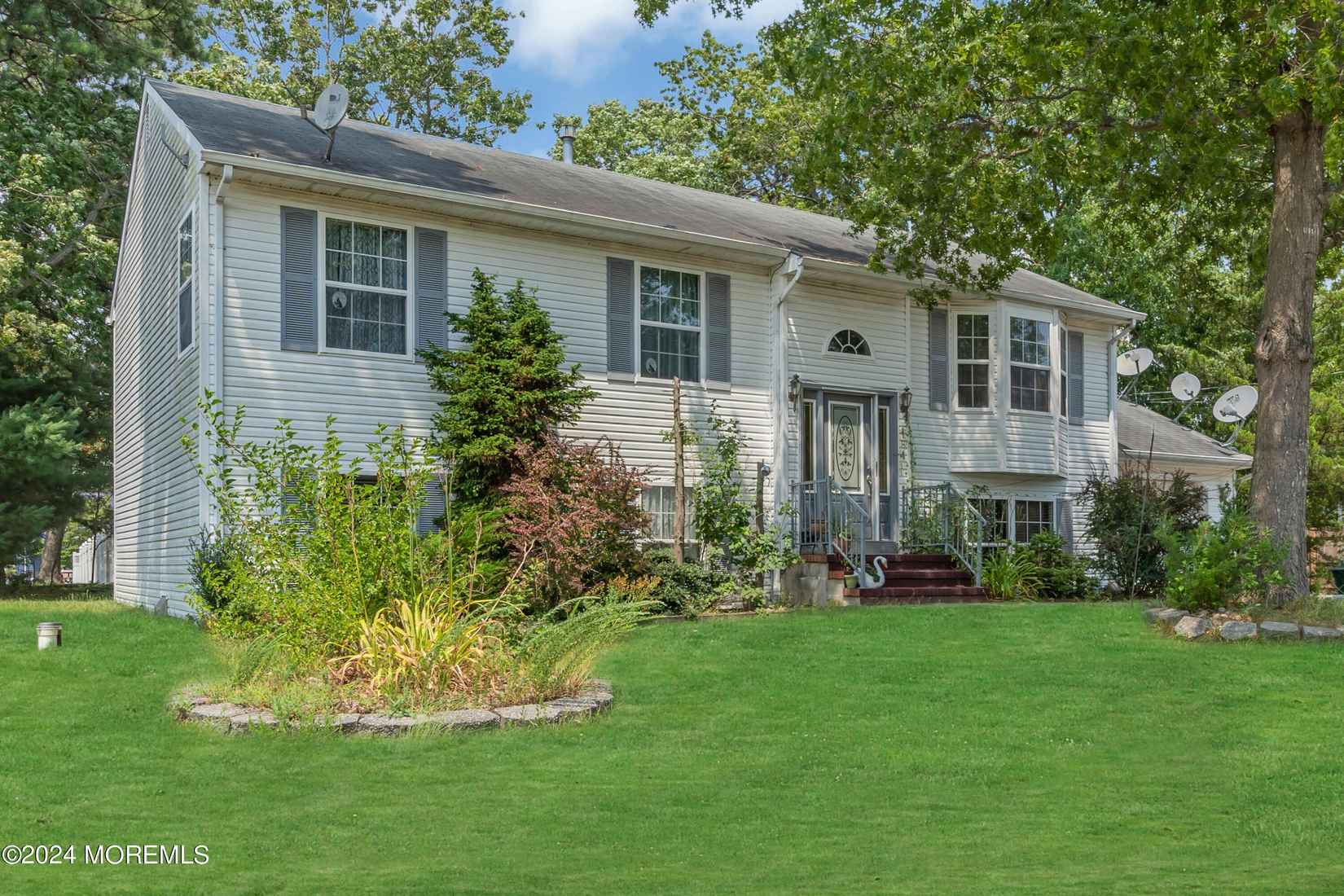 184 Neptune Dr  