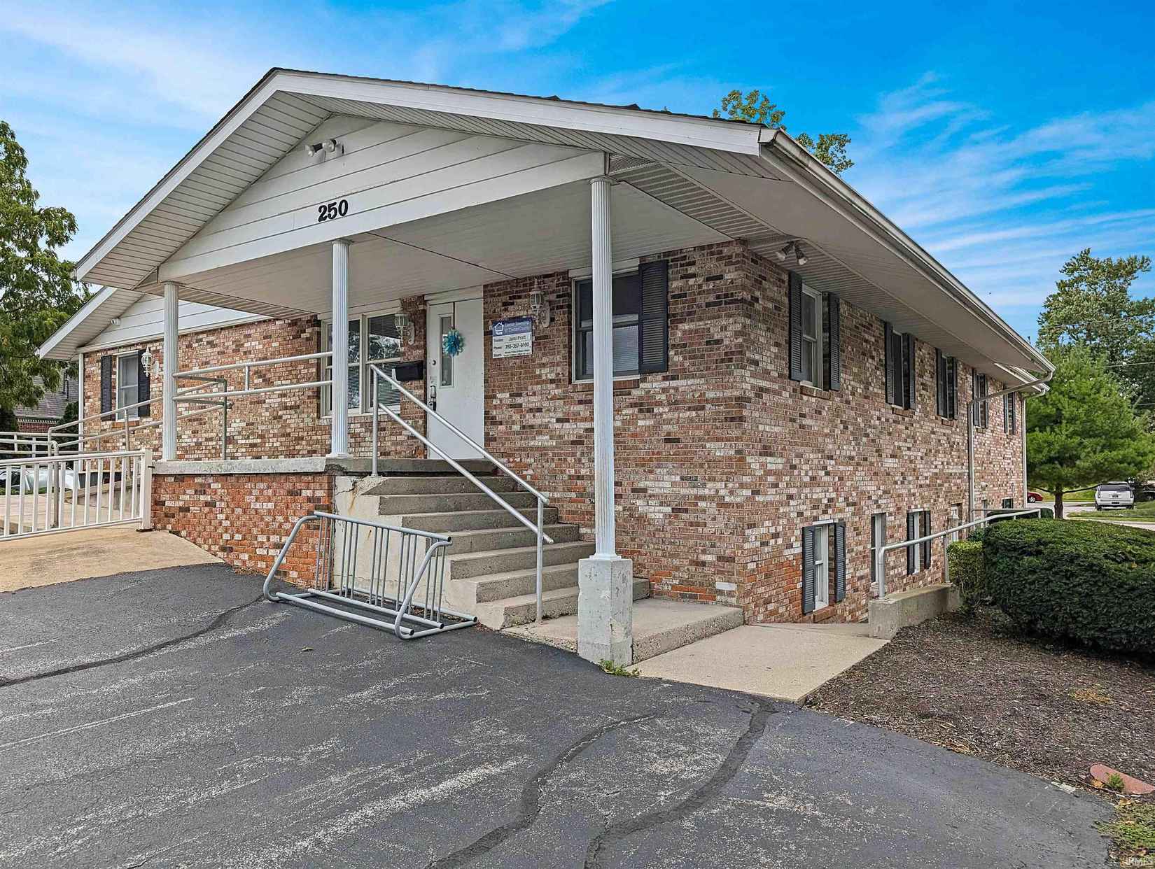 250 Alhambra Ave  