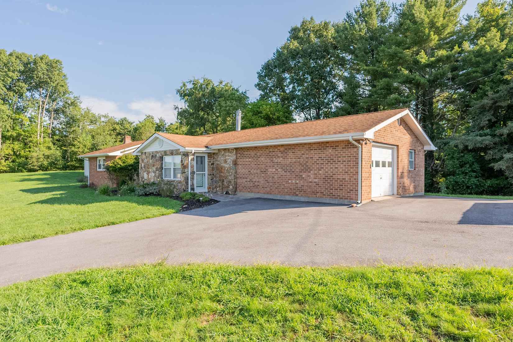 2047 White Rock RD NW  