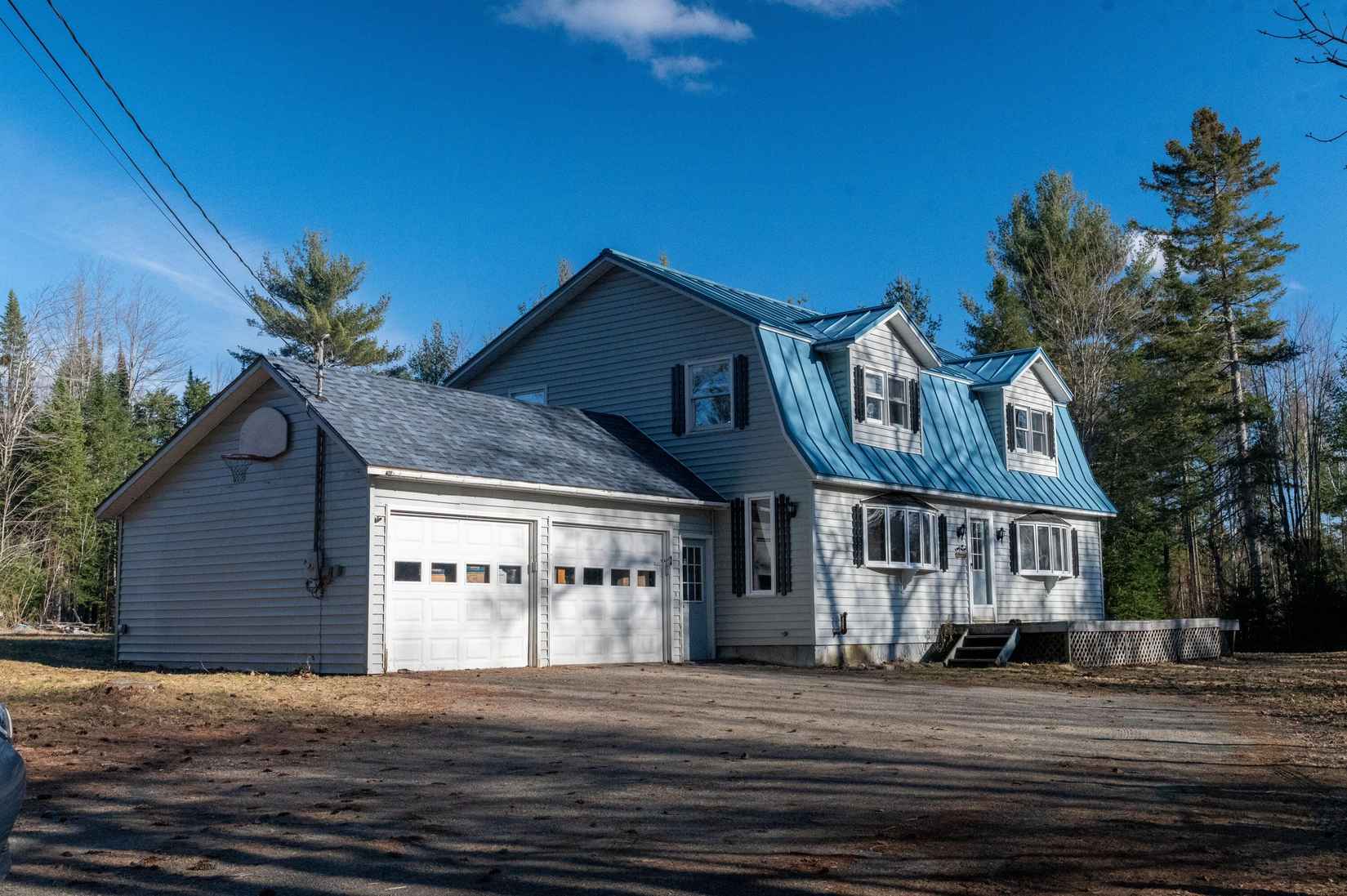 655 Hartland Rd  