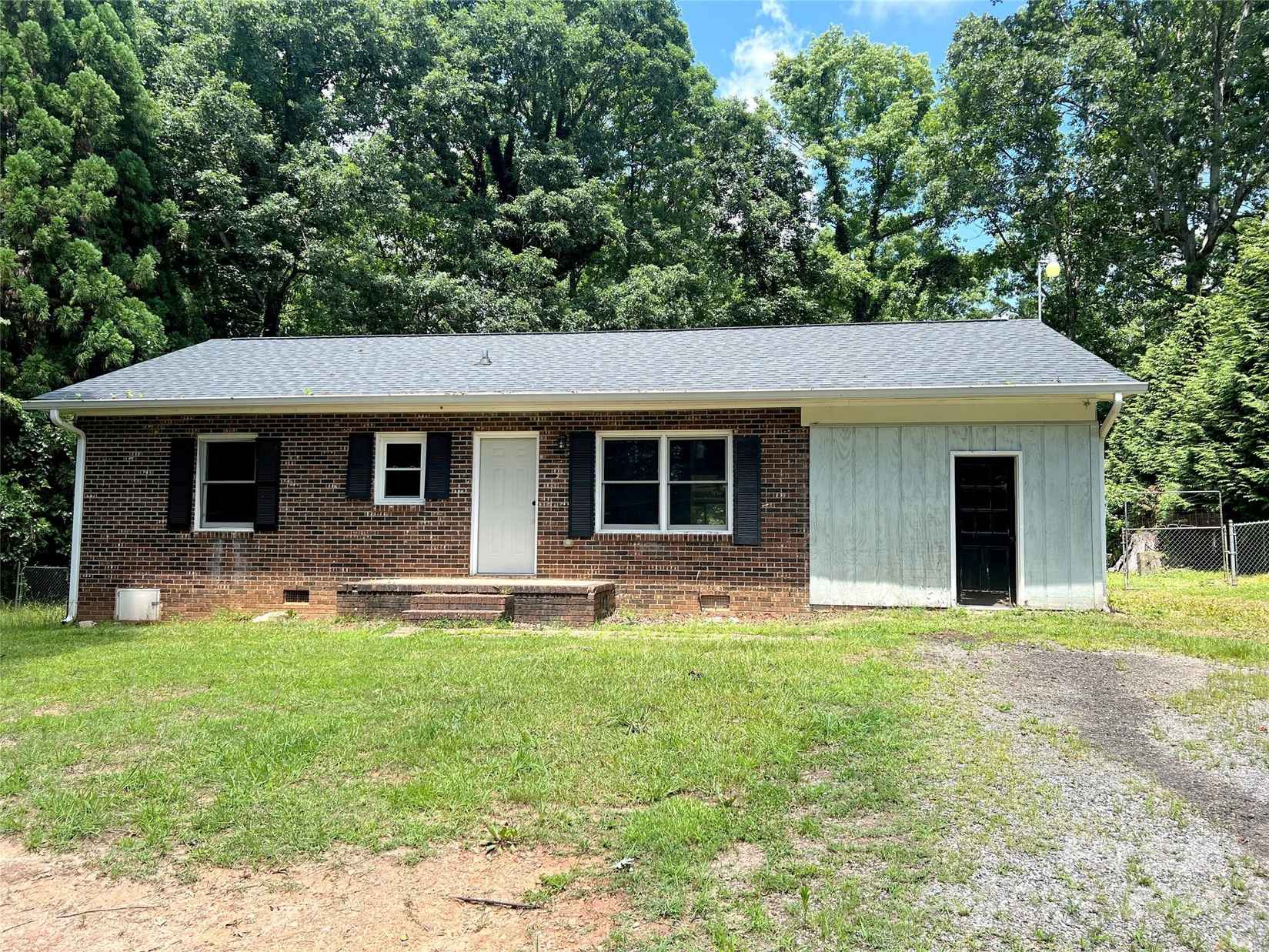 2753 Harmony Hwy  