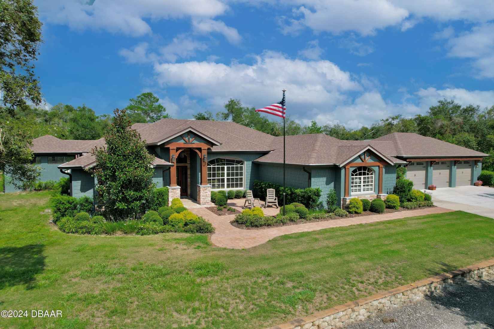 2950 Highland Lks Dr  