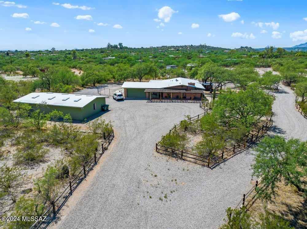 3001 N Avenida de la Colina  