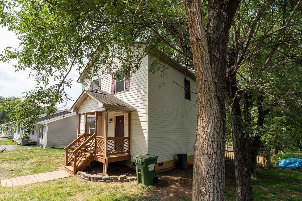 695 COVERSTONE LN  