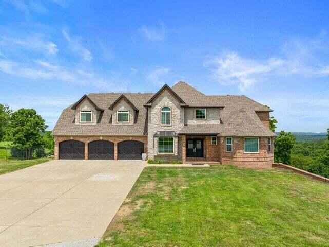 220 Whitetail Dr  