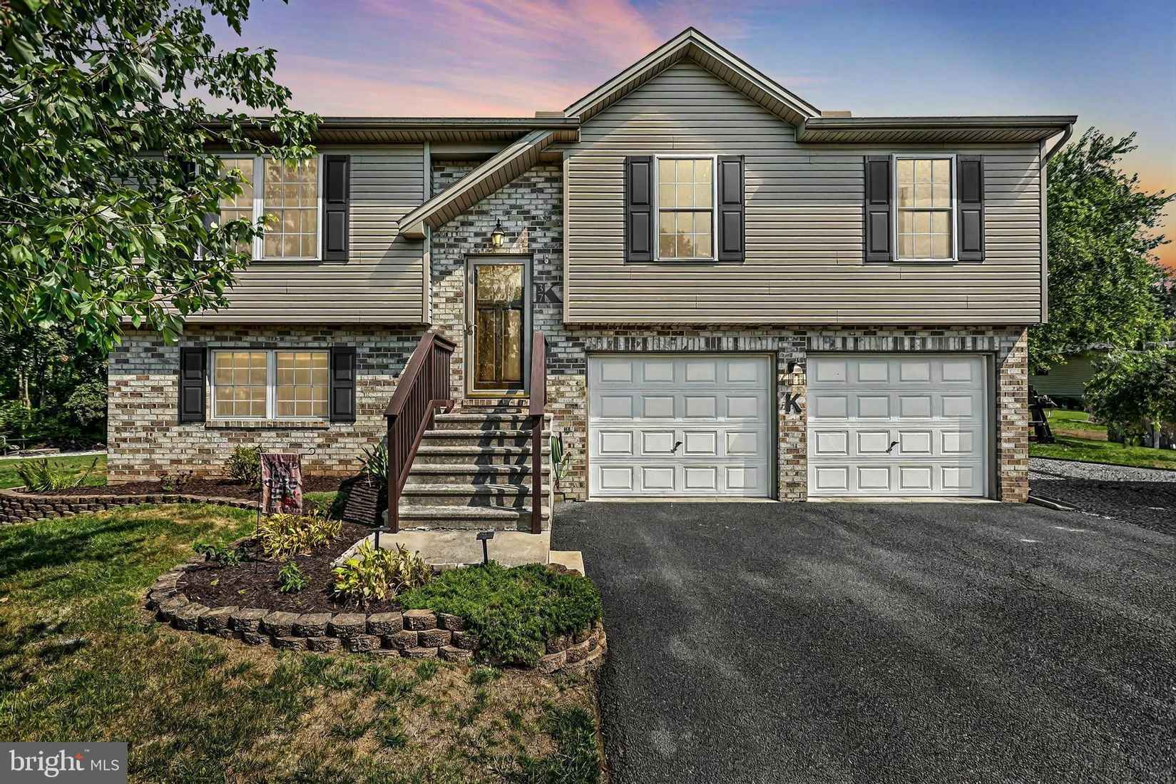 37 PLEASANTON Dr  