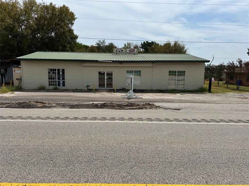 937 S State Hwy 19  