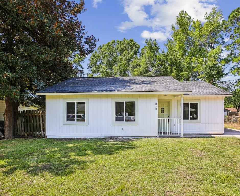 310 Lilac Dr  