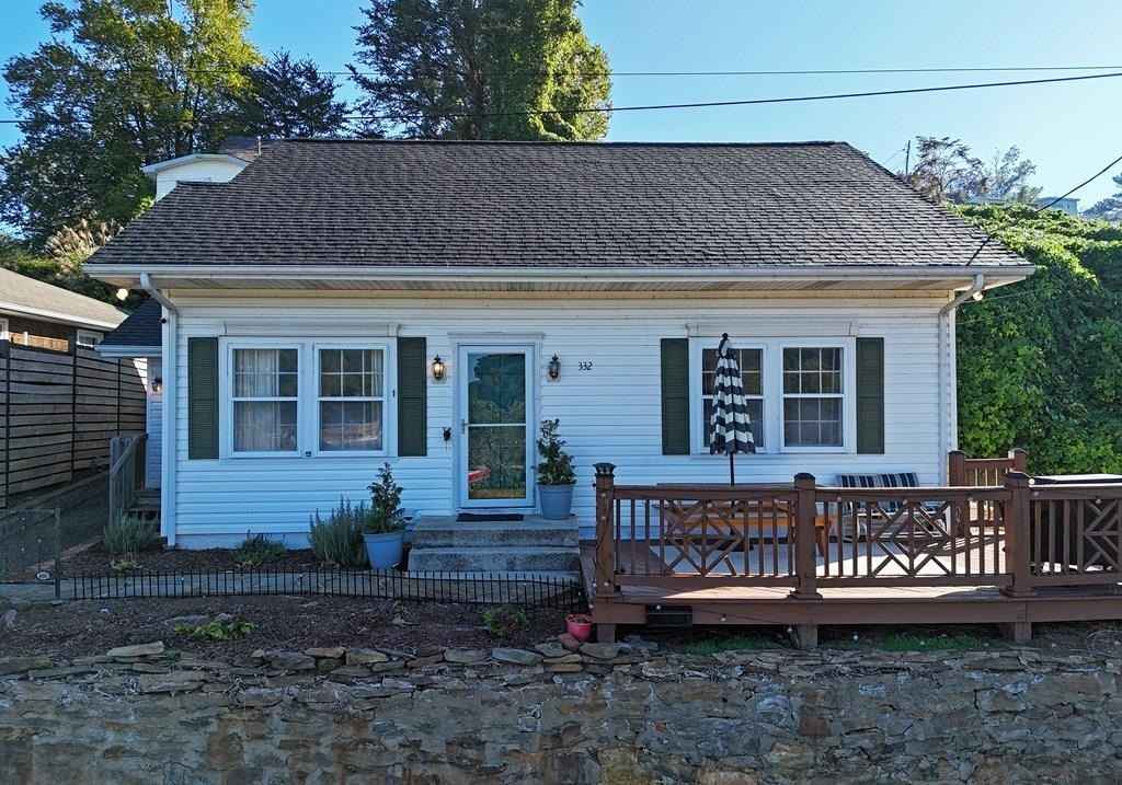 332 Ryder St  