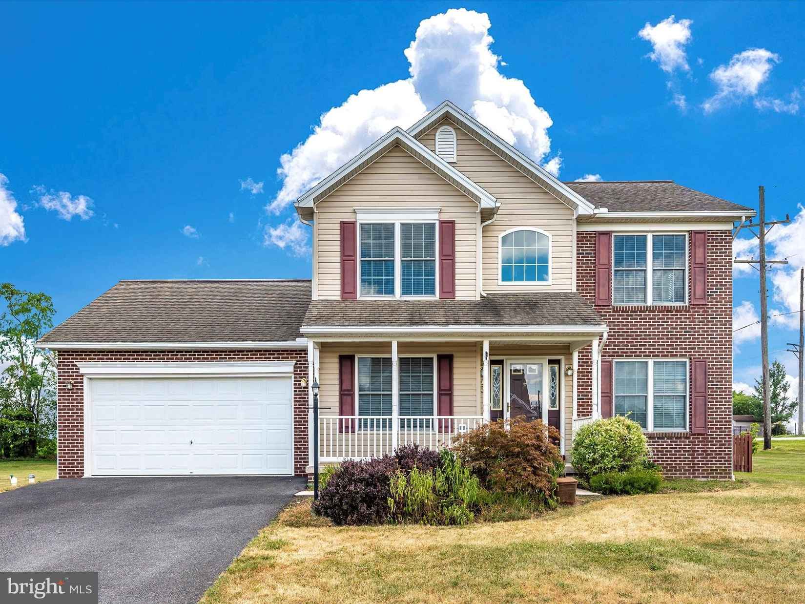 16 CREEKWOOD Dr  