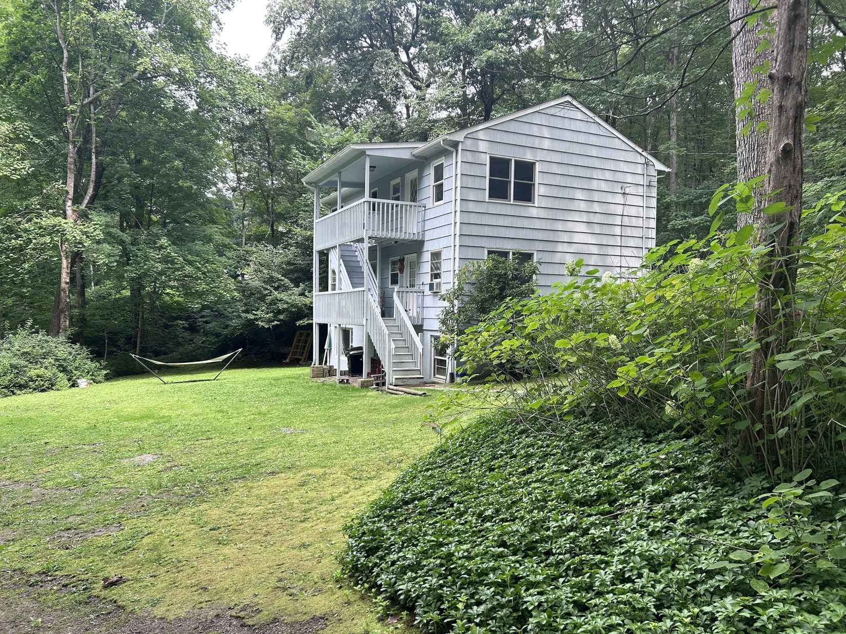33 Laurel Ln  