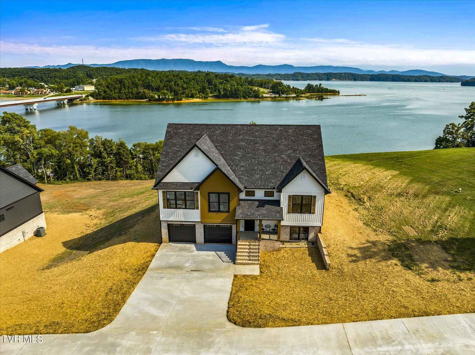 415 Hampton Way  