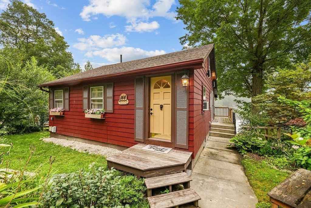 144 Lake Washington Dr  