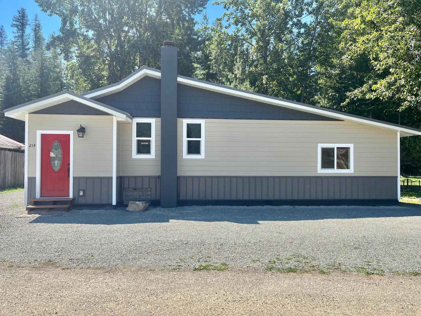 214 2nd Ave  