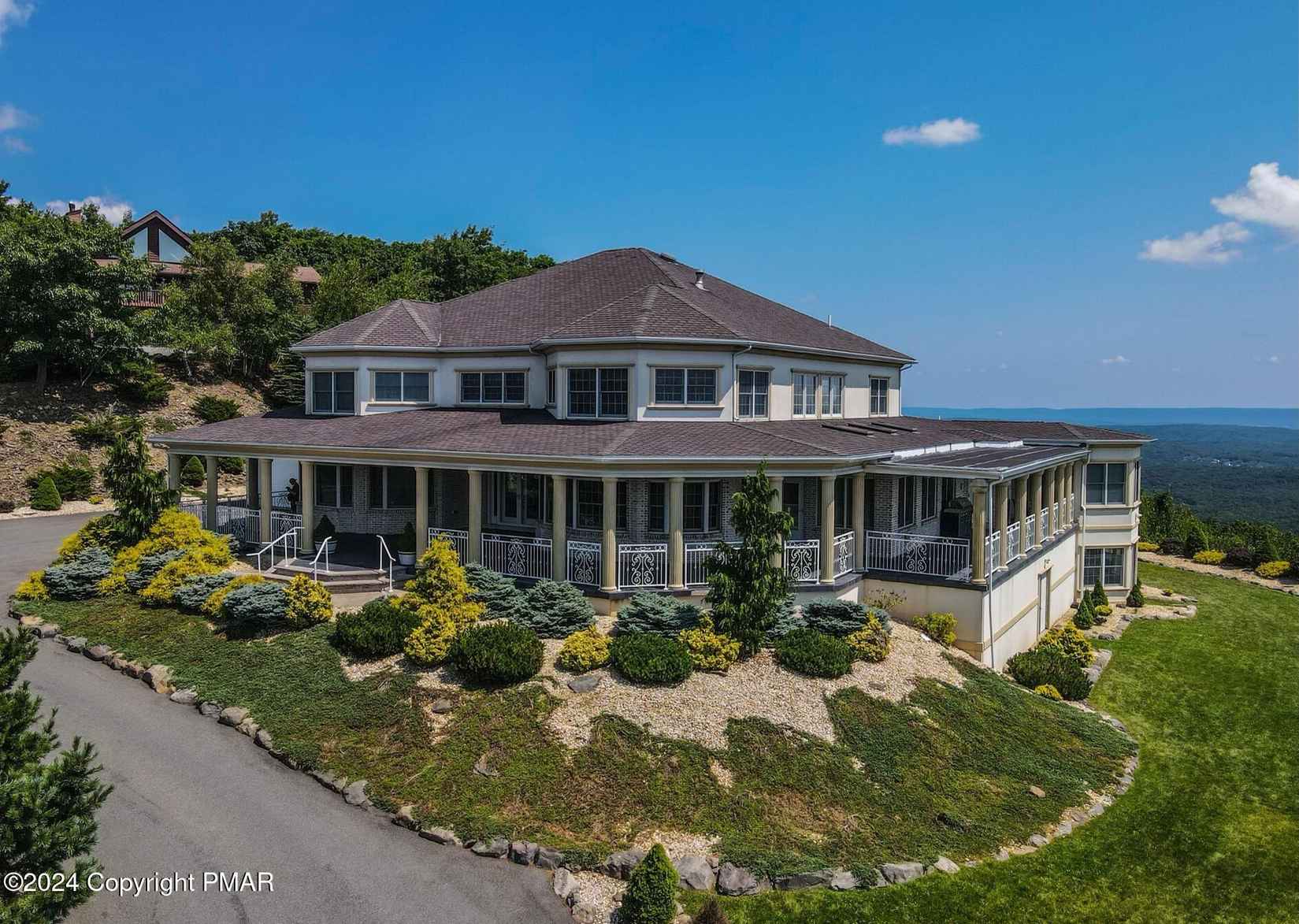 1435 Whispering Hls Ct  