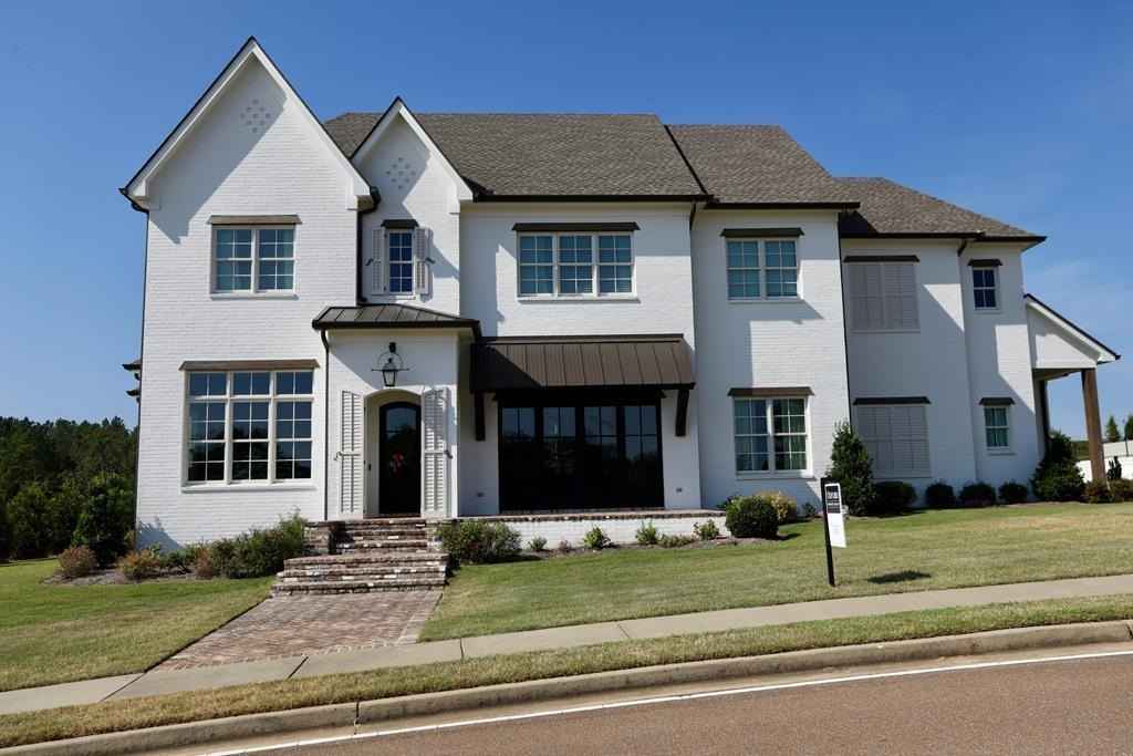 210 Clubhouse Dr  