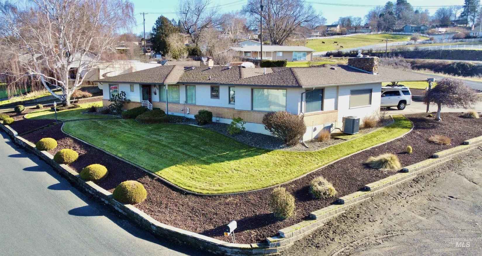 168 Hillcrest Rd  