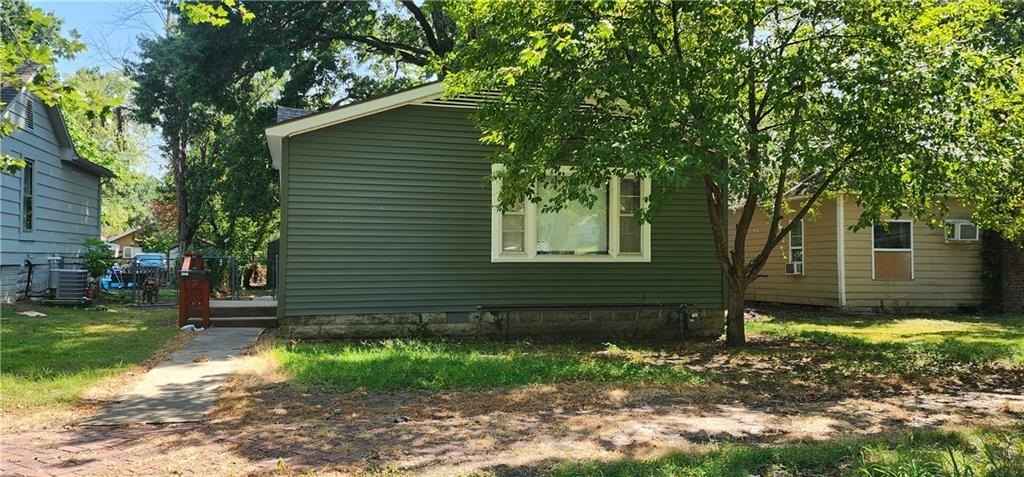 321 W Frst St  