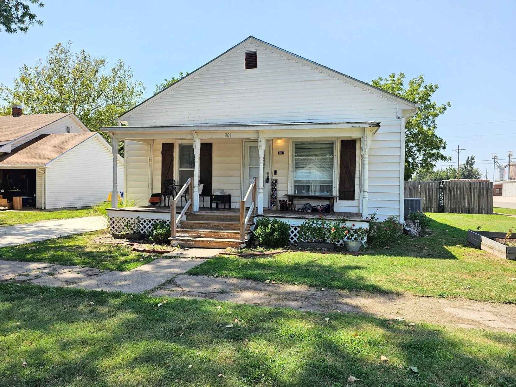 301 S Locust St  