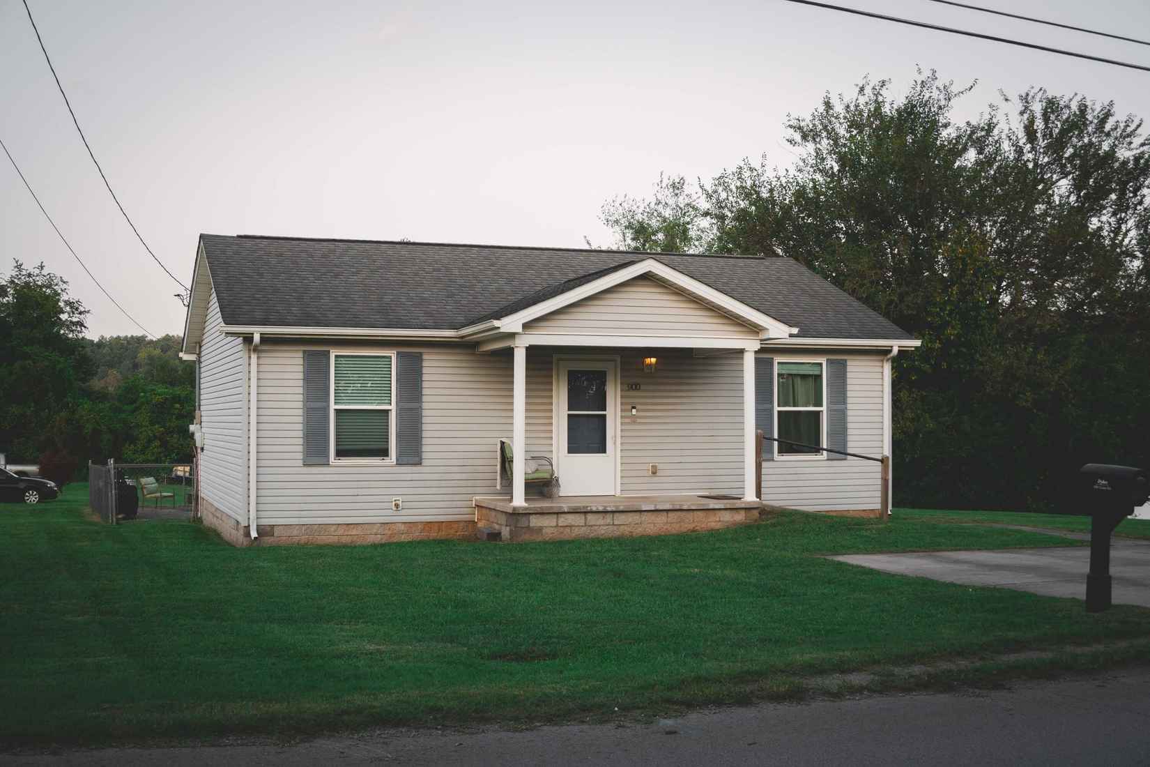 900 Crane Rd  