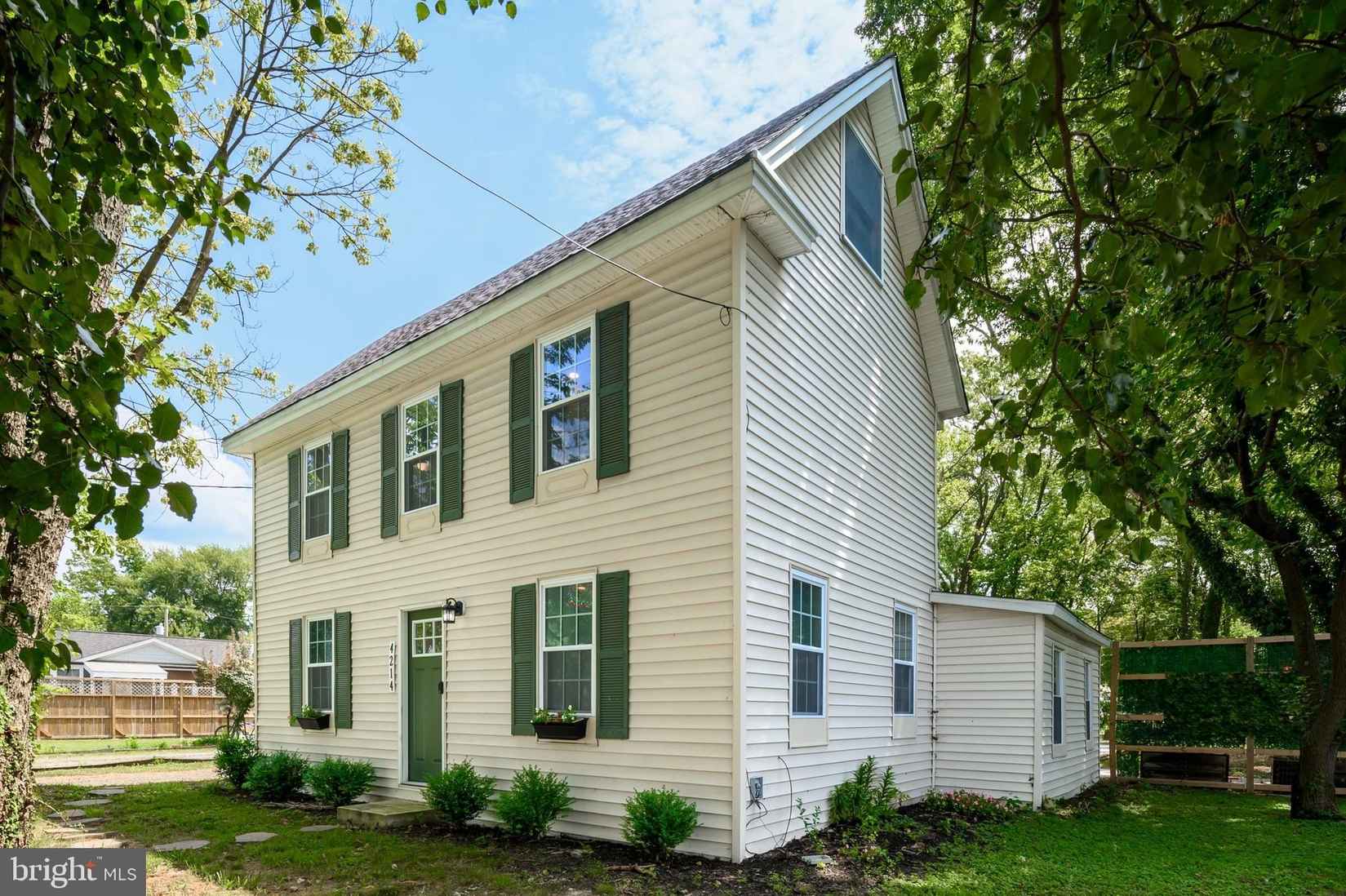 4214 Main St  