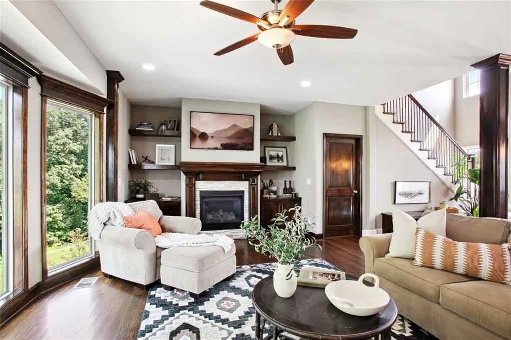 5985 Thousand Oaks Dr  