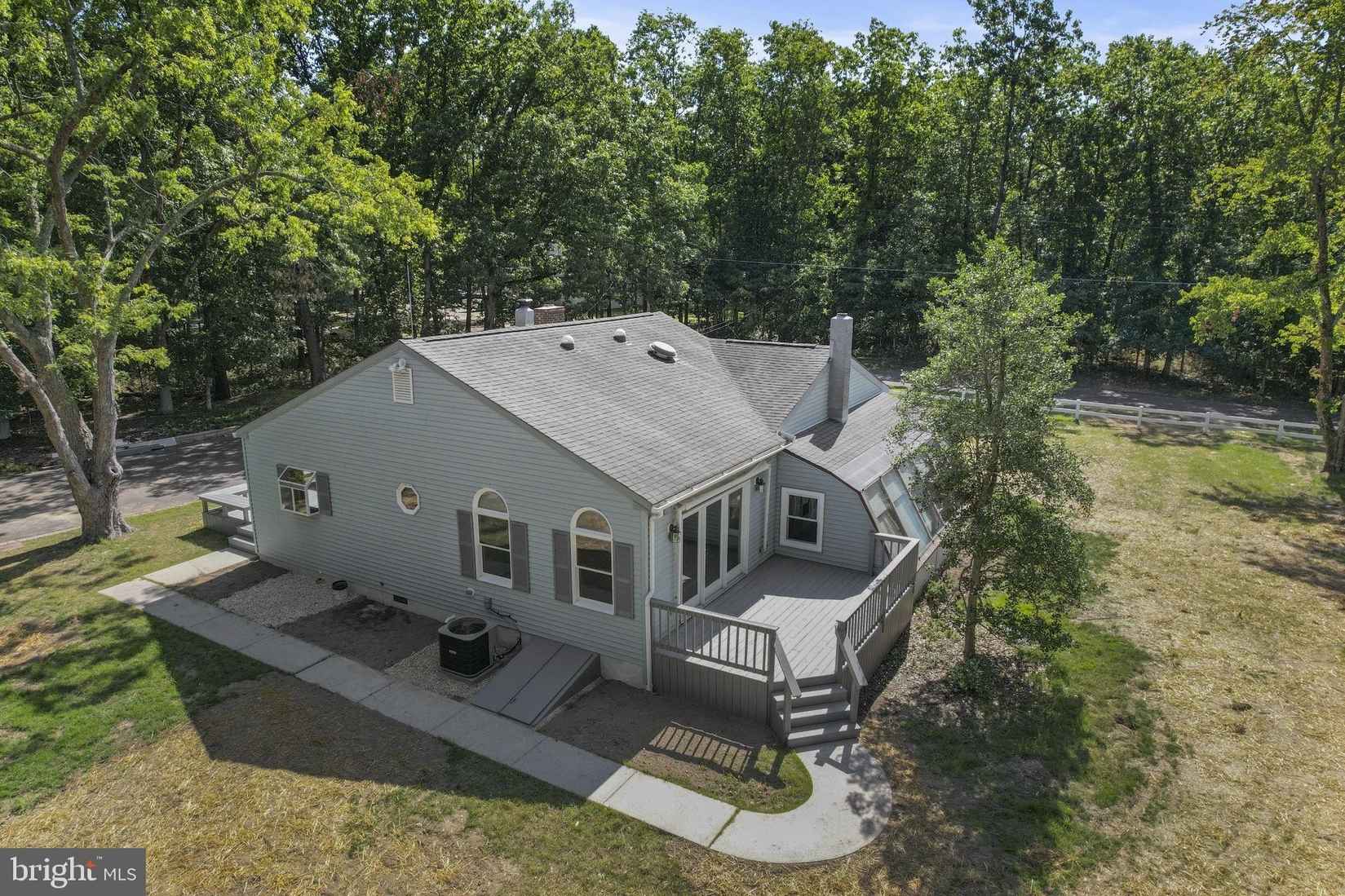 2574 6TH Ave  