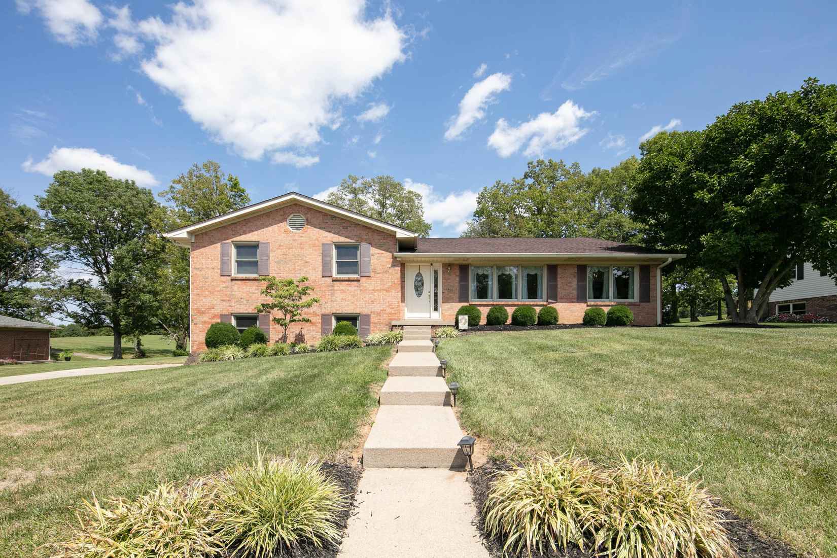 2014 Longview Dr  